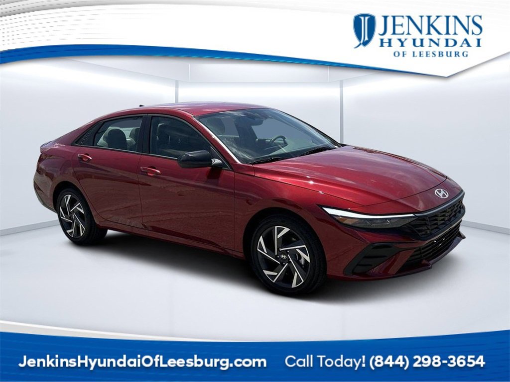 New 2025 Hyundai Elantra SEL image 1