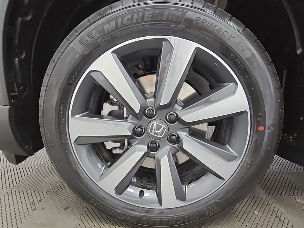 New 2025 Honda Pilot Touring image 48