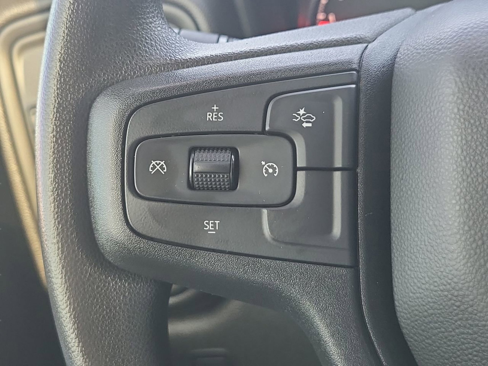 Used 2025 Chevrolet Silverado 1500 Custom image 16