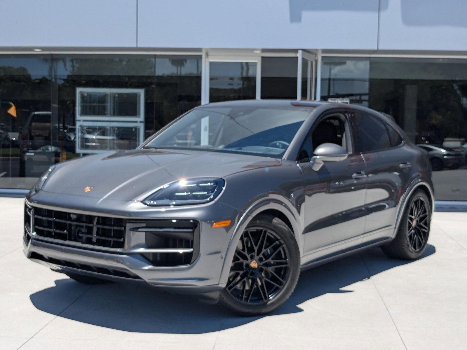 New 2025 Porsche Cayenne Coupe image 1