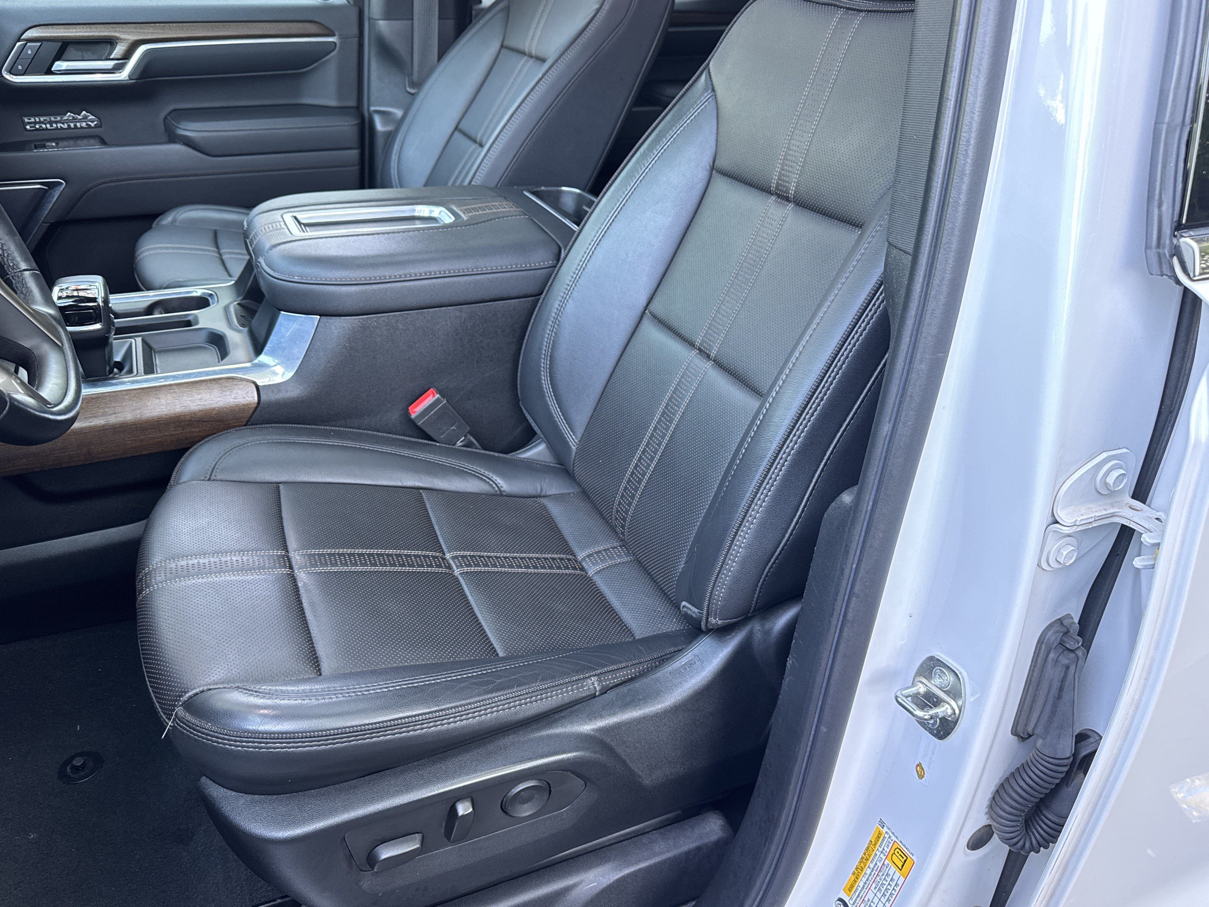 Used 2022 Chevrolet Silverado 1500 High Country w/ Z71 Off-Road Package AWD/4WD image 11