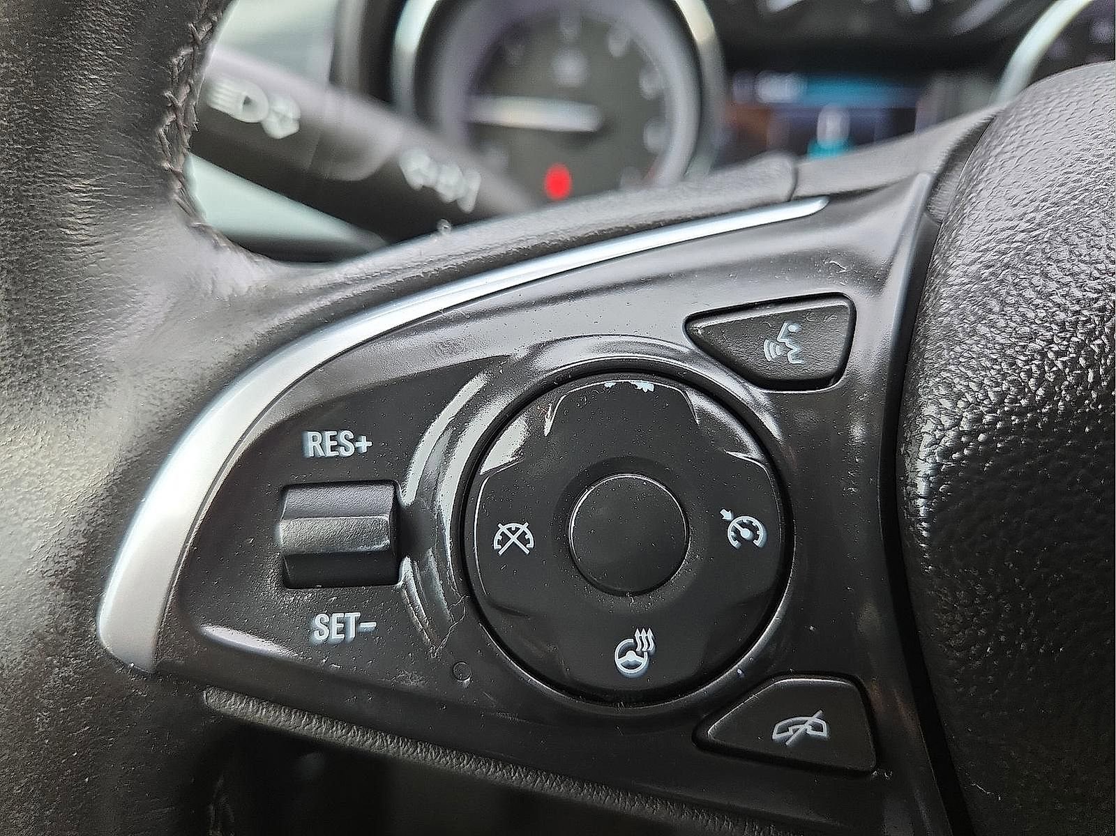 Certified 2020 Buick Envision Essence w/ LPO, Active Package image 18