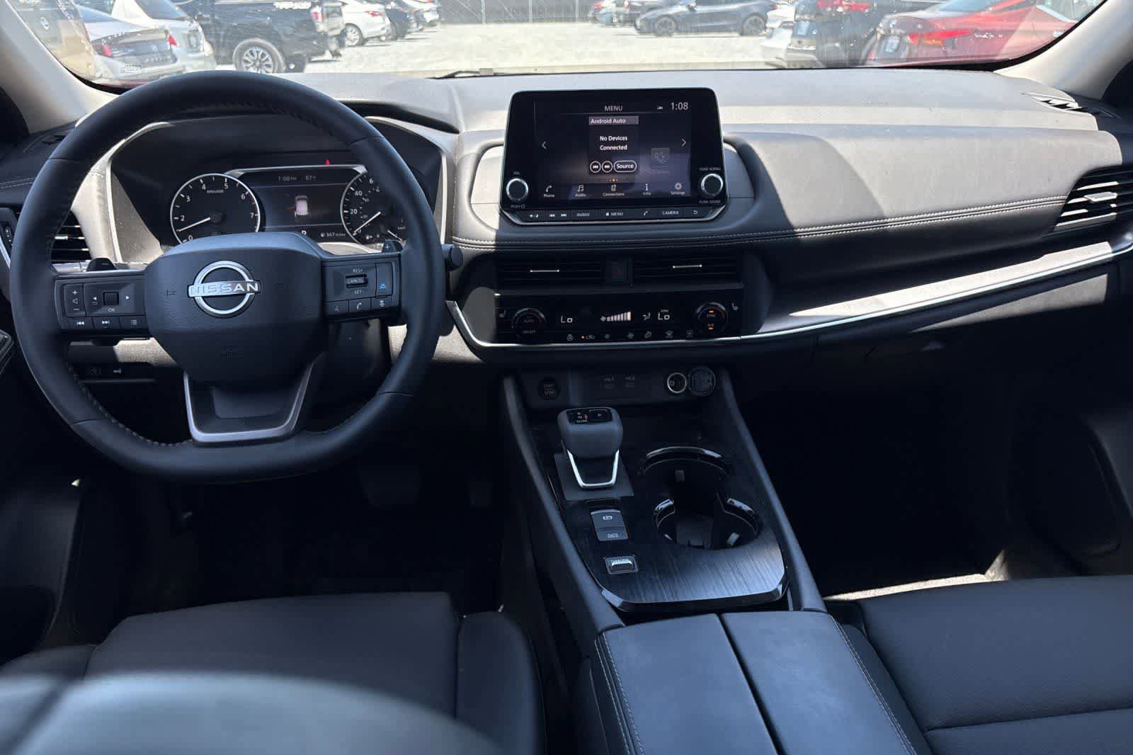 Used 2025 Nissan Rogue SV w/ SV Premium Package FWD image 4