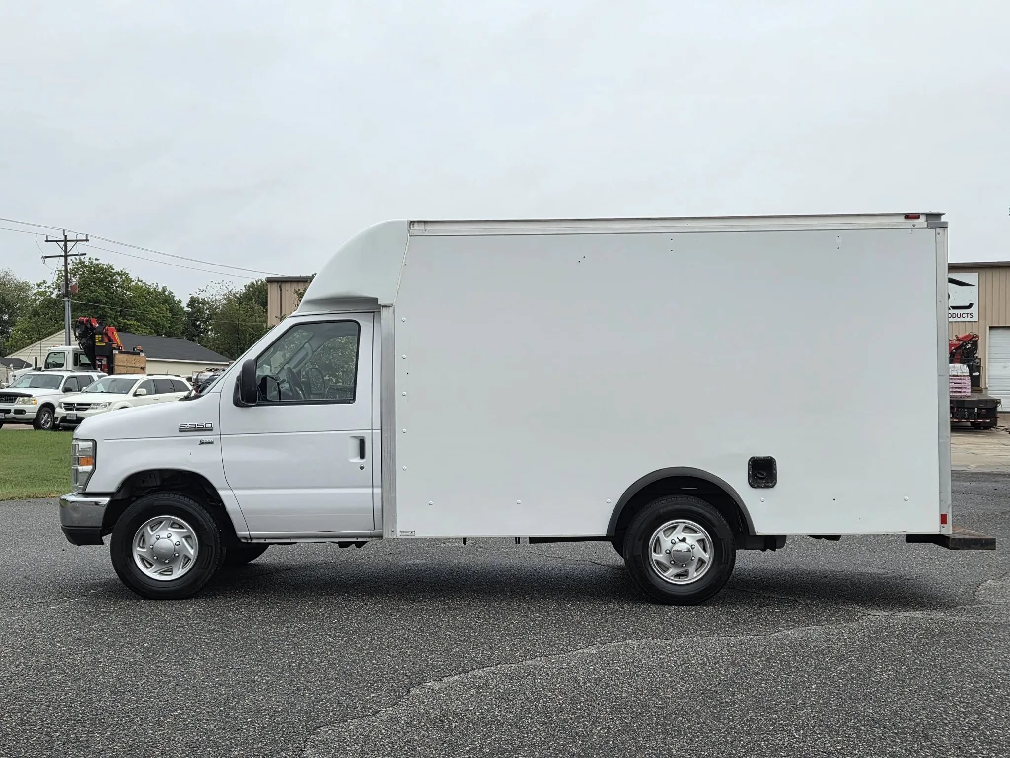 Used 2016 Ford E-350 and Econoline 350 Super Duty w/ Power Windows & Locks Group RWD image 9