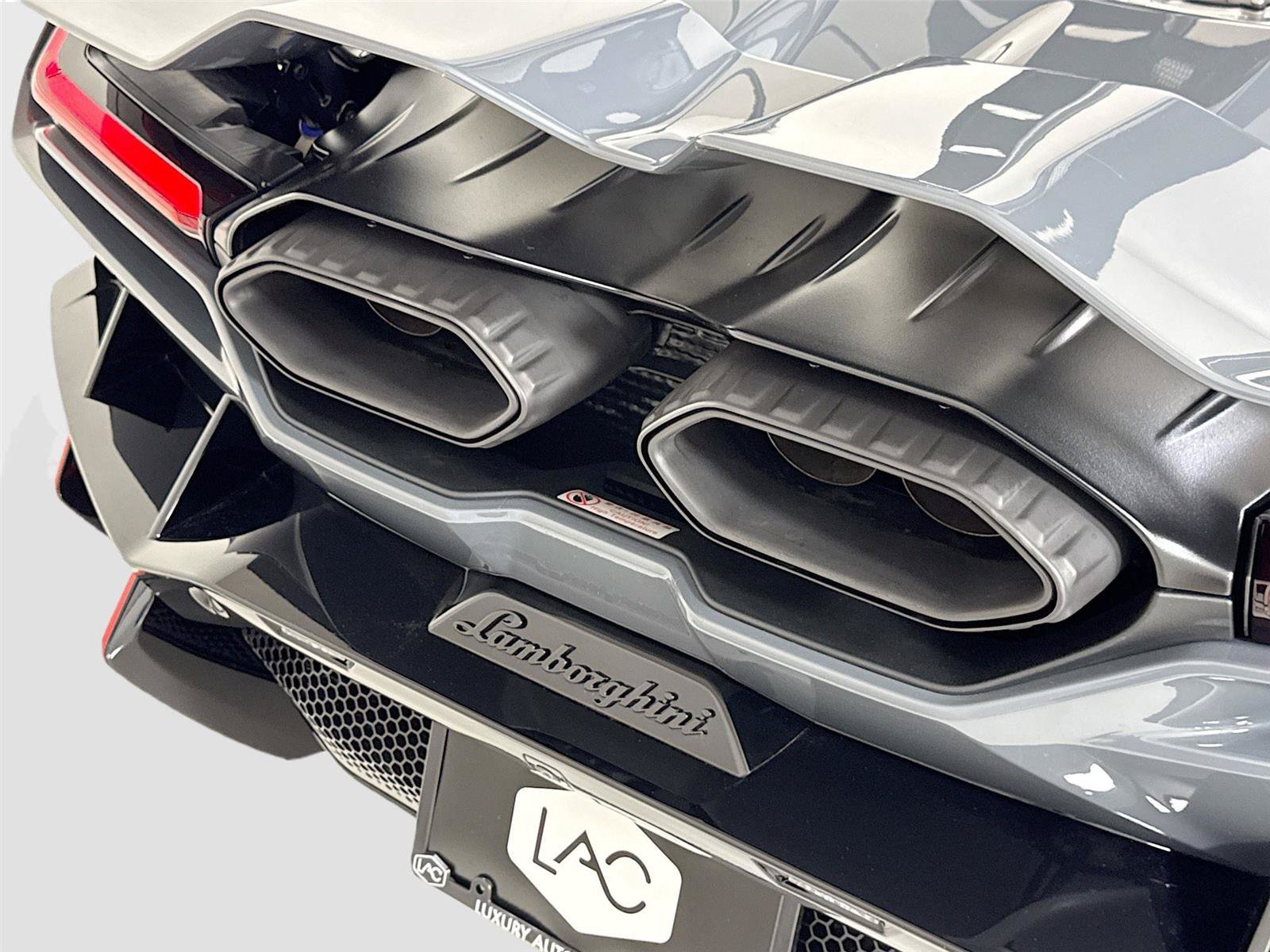Used 2025 Lamborghini Revuelto AWD/4WD image 36