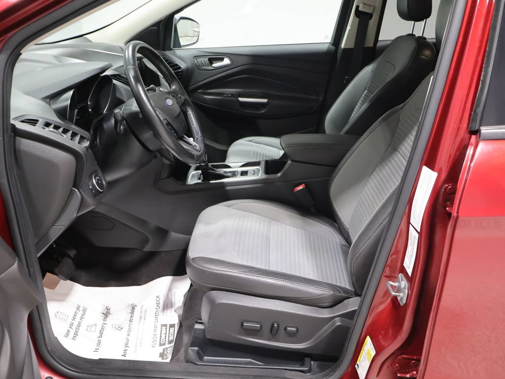 Used 2019 Ford Escape SE w/ SE Sport Appearance Package AWD/4WD image 10