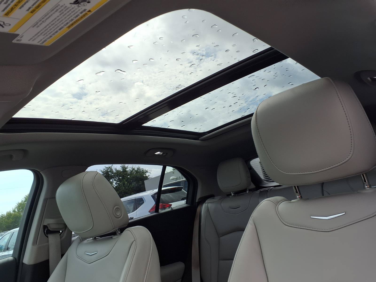 Used 2022 Cadillac XT4 Premium Luxury FWD image 5