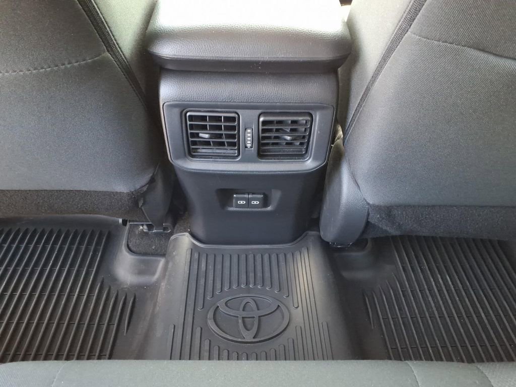 Used 2024 Toyota RAV4 XLE FWD image 7