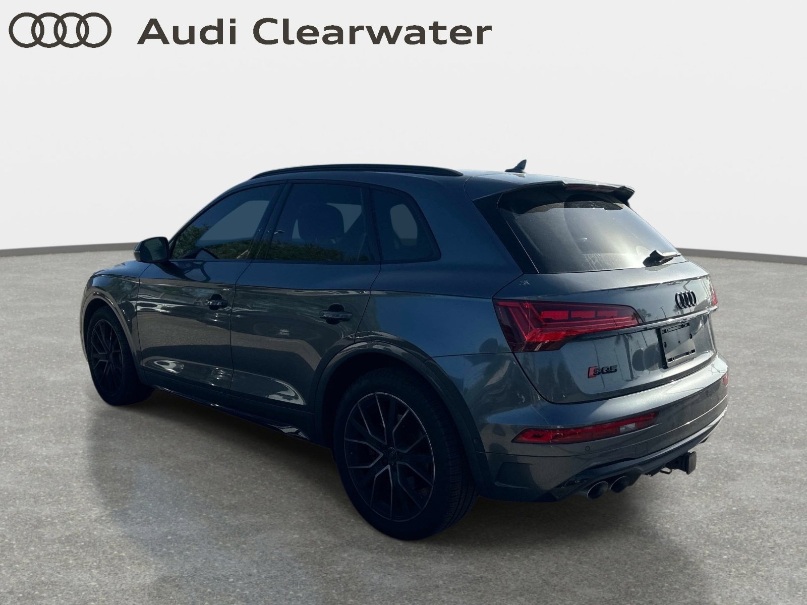 Used 2024 Audi SQ5 Prestige w/ Prestige Package image 2