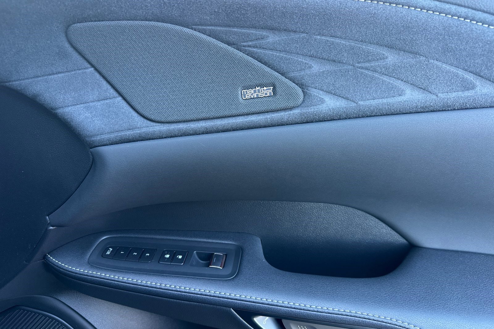 Certified 2024 Lexus RX 450h AWD w/ Luxury Package image 22