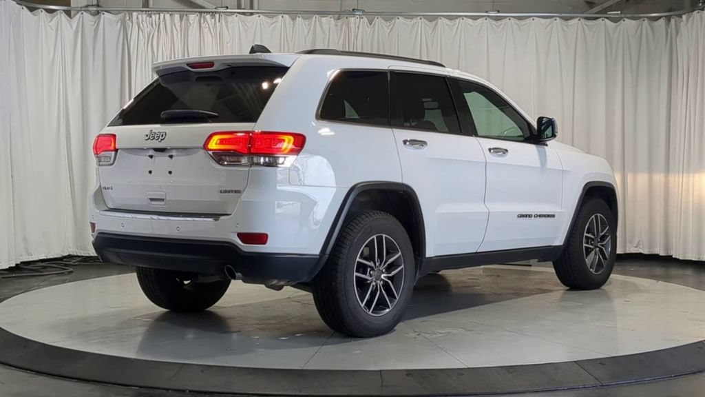 Used 2019 Jeep Grand Cherokee Limited AWD/4WD image 10