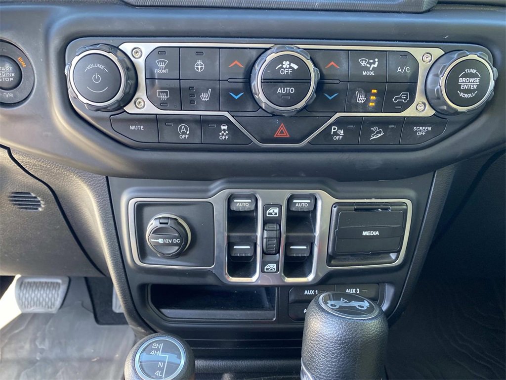 Used 2018 Jeep Wrangler Unlimited Sahara image 21