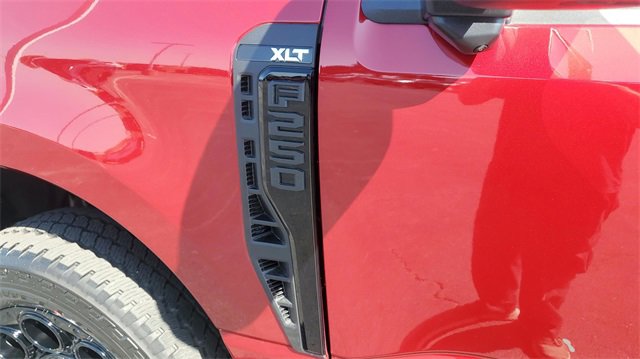 New 2026 Ford F250 4x4 Crew Cab Super Duty image 13