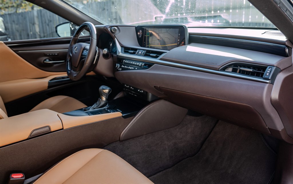 Used 2020 Lexus ES 350 w/ Premium Package image 32