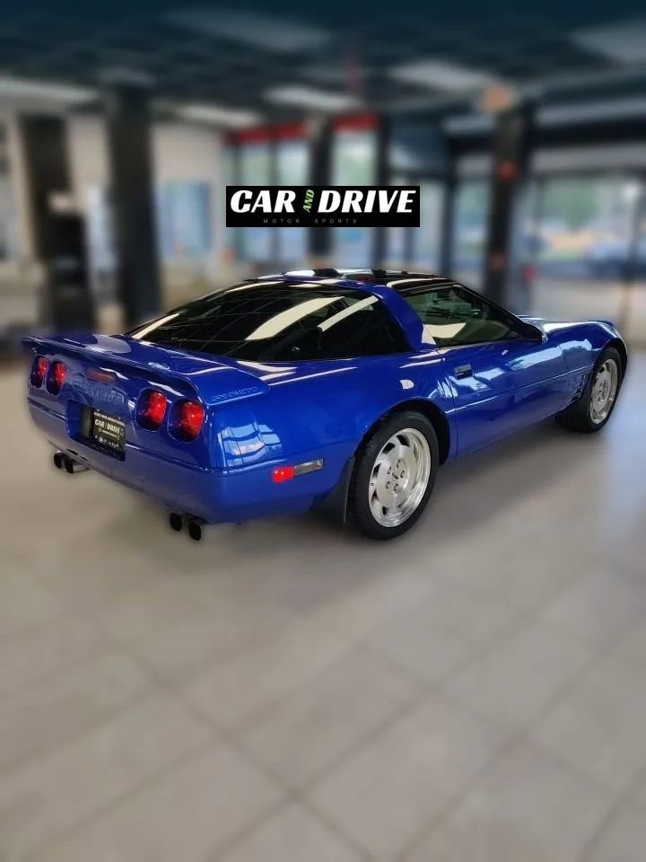 Used 1994 Chevrolet Corvette Coupe 2D image 3