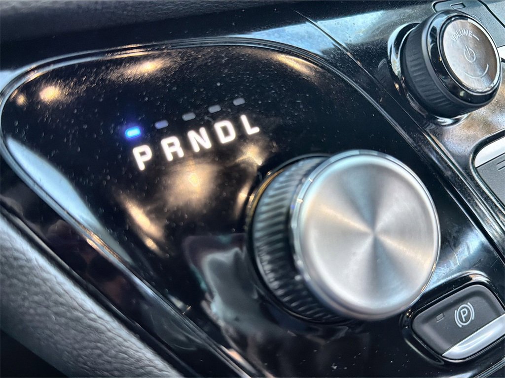 Used 2026 Chrysler Pacifica Select image 20
