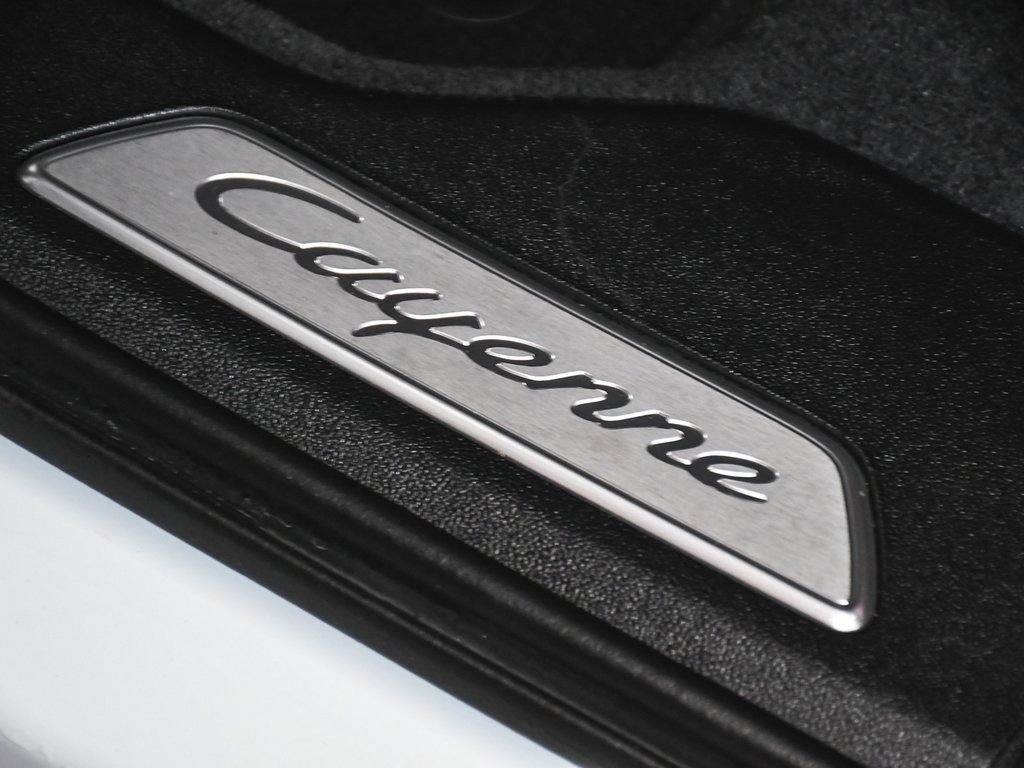 Used 2023 Porsche Cayenne Turbo S AWD/4WD image 15