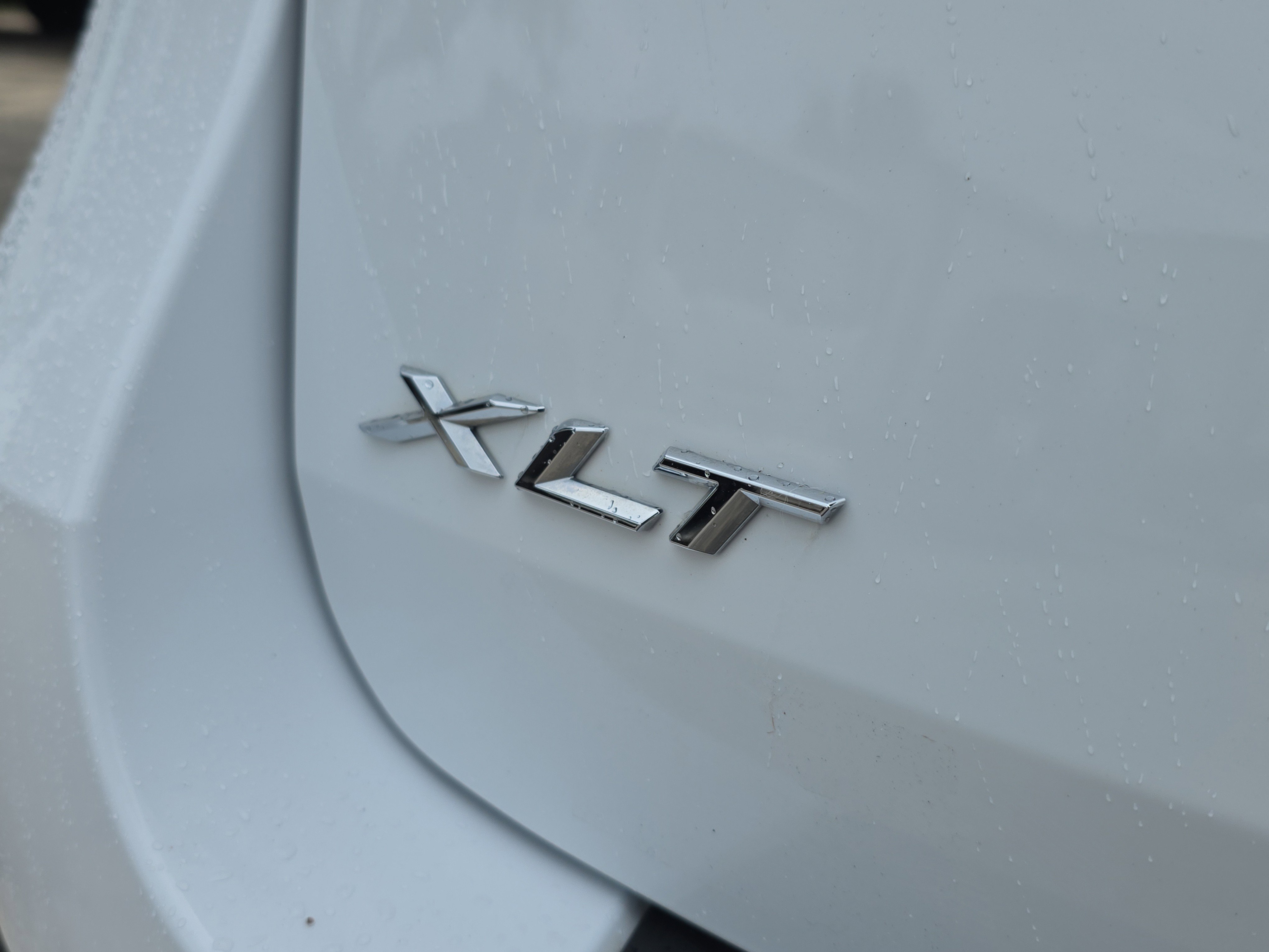 Used 2024 Ford Explorer XLT w/ Equipment Group 202A AWD/4WD image 10