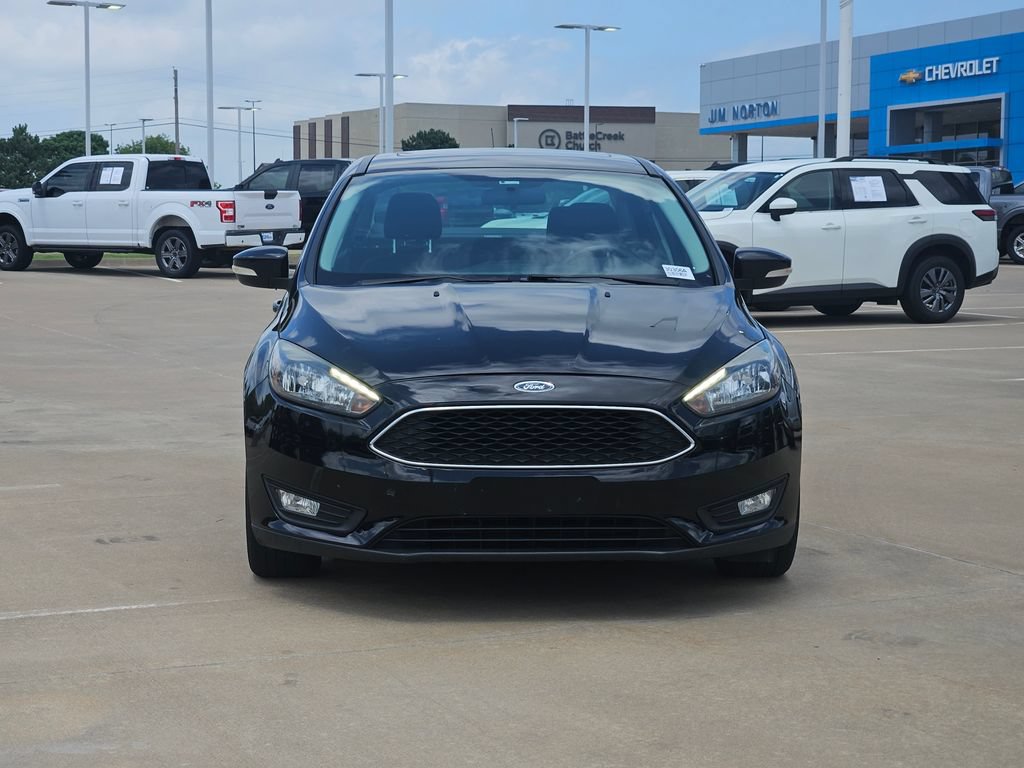 Used 2017 Ford Focus SEL w/ Cold Weather Package FWD image 2