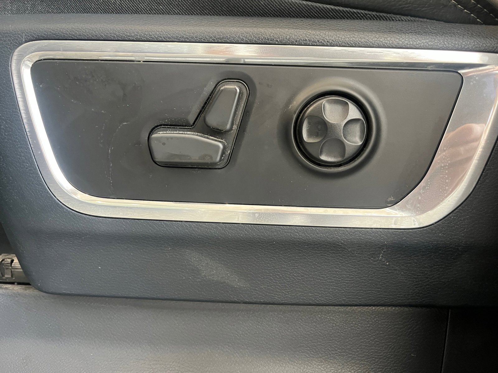 Used 2022 RAM 1500 Limited image 12