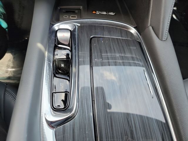 Used 2023 Buick Enclave Essence AWD/4WD image 23