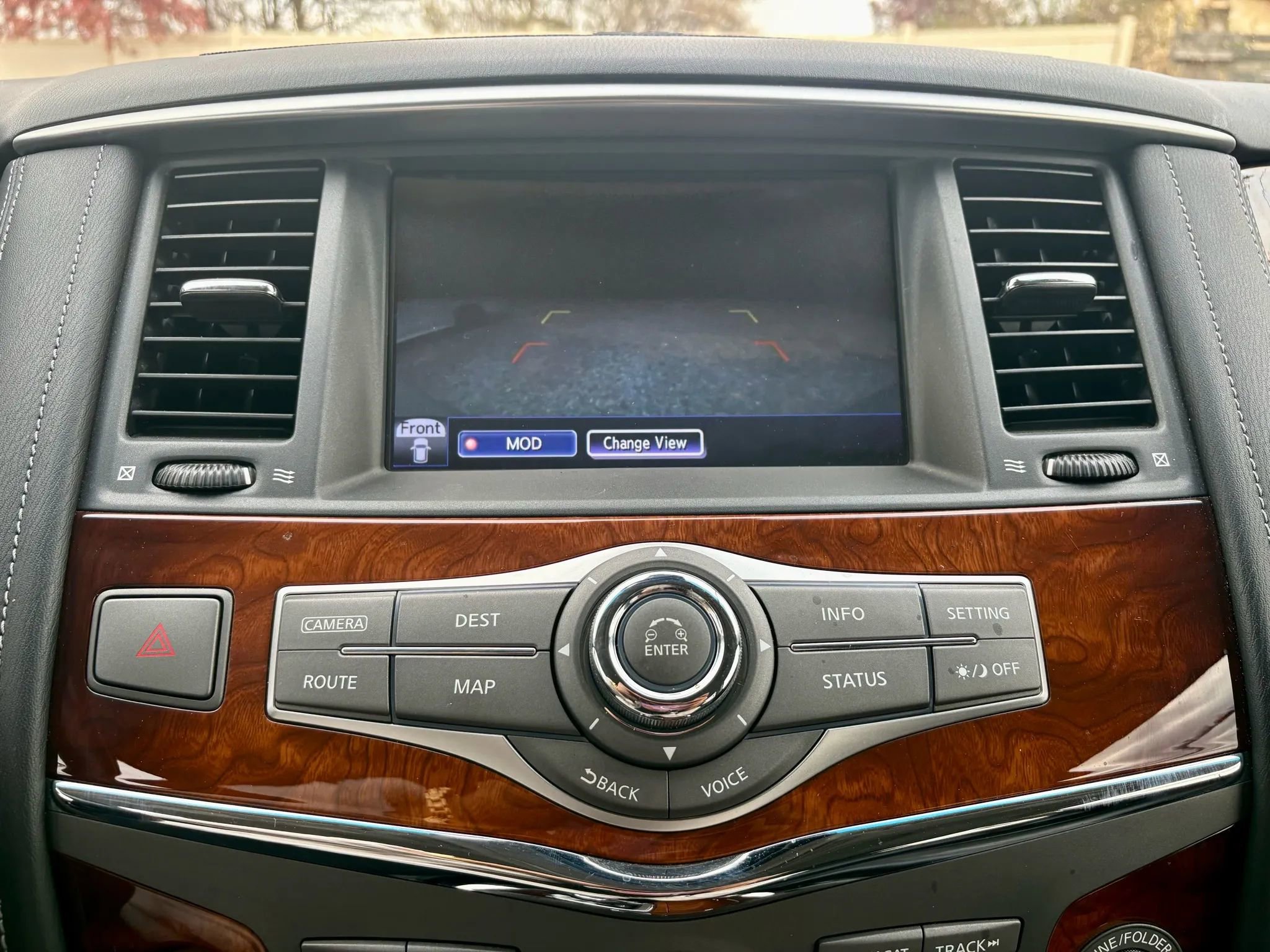 Used 2016 INFINITI QX80 4WD w/ Deluxe Technology Package image 42