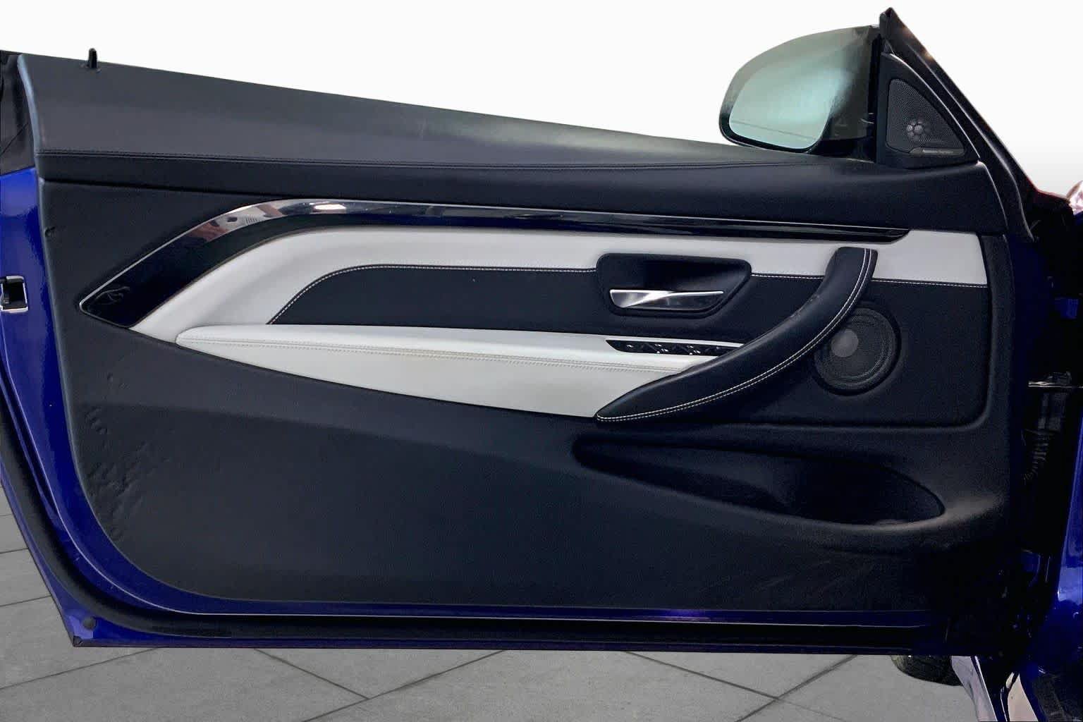 Used 2020 BMW M4 Convertible w/ Competition Package RWD image 21