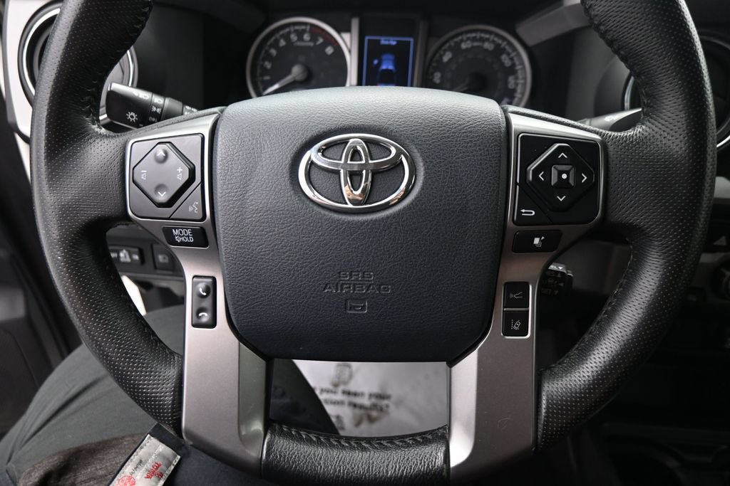 Used 2020 Toyota Tacoma SR5 AWD/4WD image 16