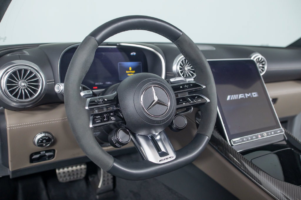 Used 2022 Mercedes-Benz SL 63 AMG 4MATIC image 34