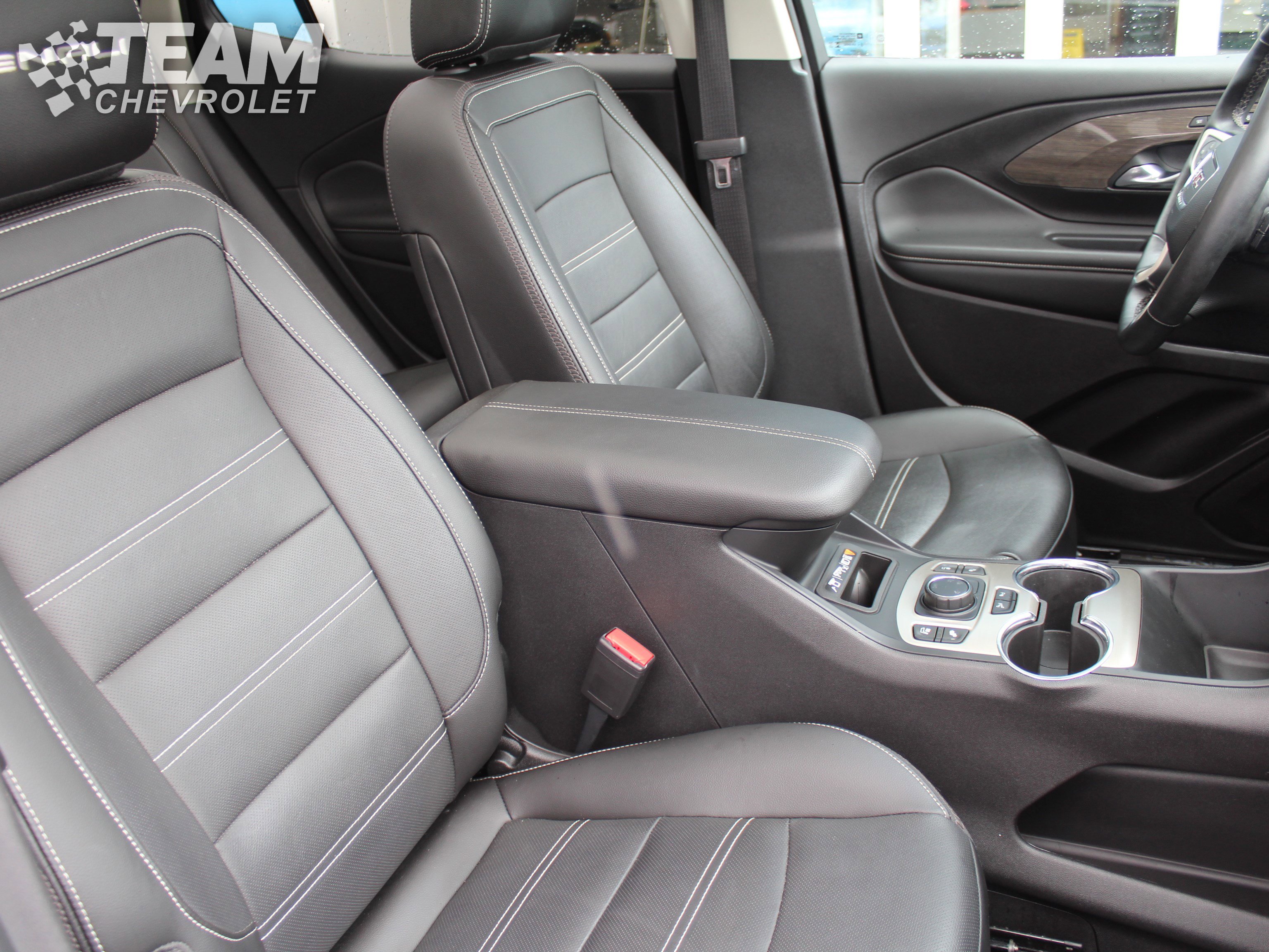 Certified 2024 GMC Terrain Denali w/ Black Diamond Edition image 31