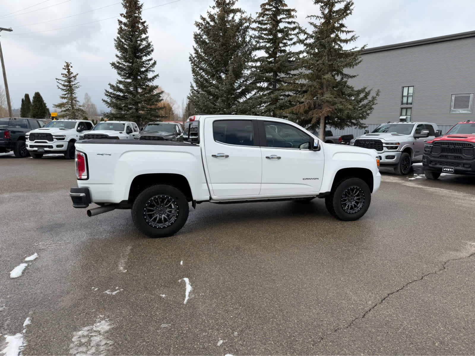 Used 2018 GMC Canyon SLT w/ Driver Alert Package image 10