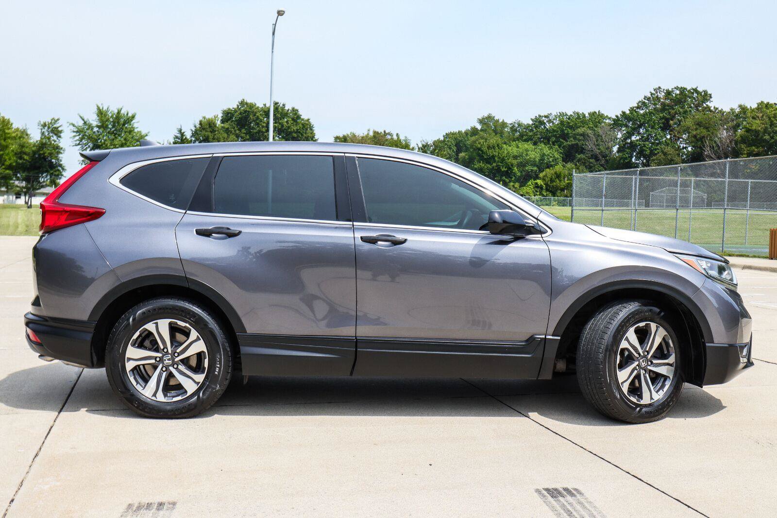Used 2019 Honda CR-V LX image 5