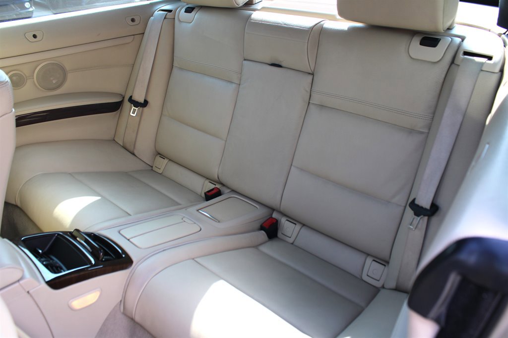 Used 2009 BMW 335i Convertible image 25