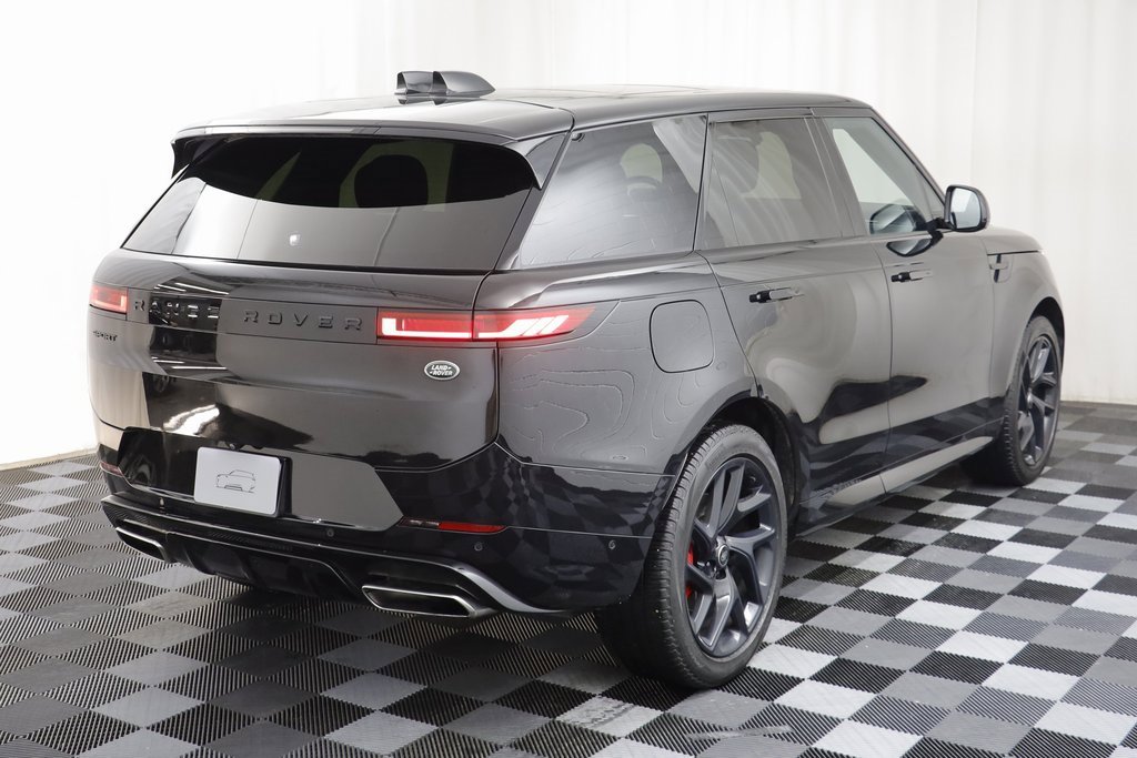 Used 2023 Land Rover Range Rover Sport SE Dynamic image 18