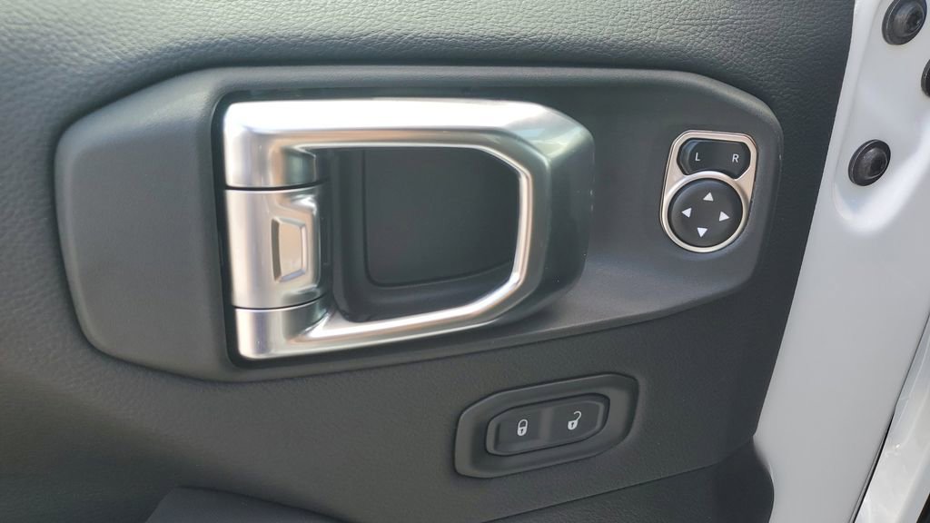 New 2025 Jeep Wrangler Sahara image 20