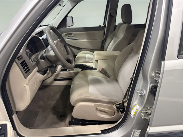 Used 2008 Jeep Liberty Sport RWD image 8