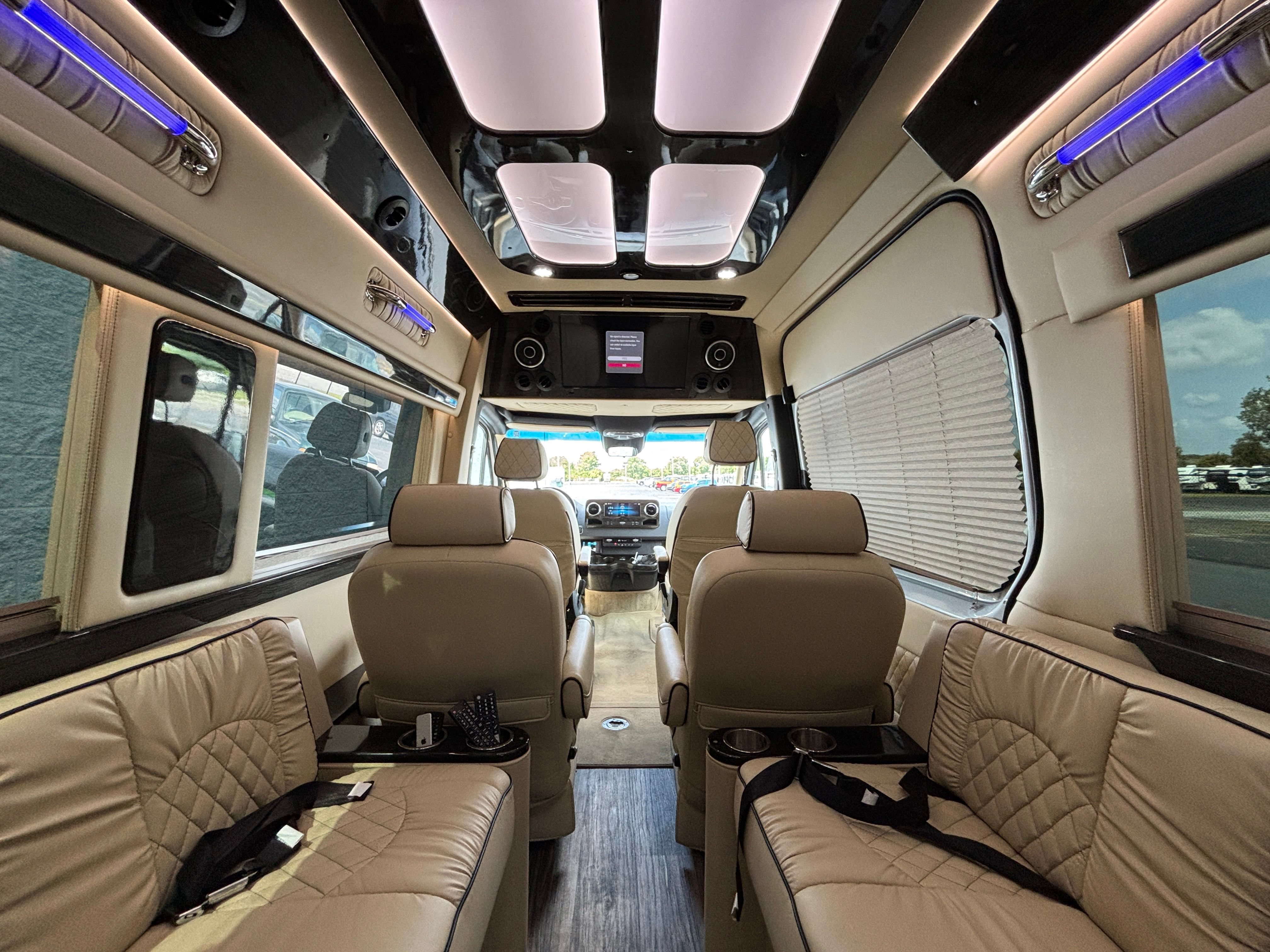 Used 2020 Mercedes-Benz Sprinter 2500 w/ Windows All Around Package image 5