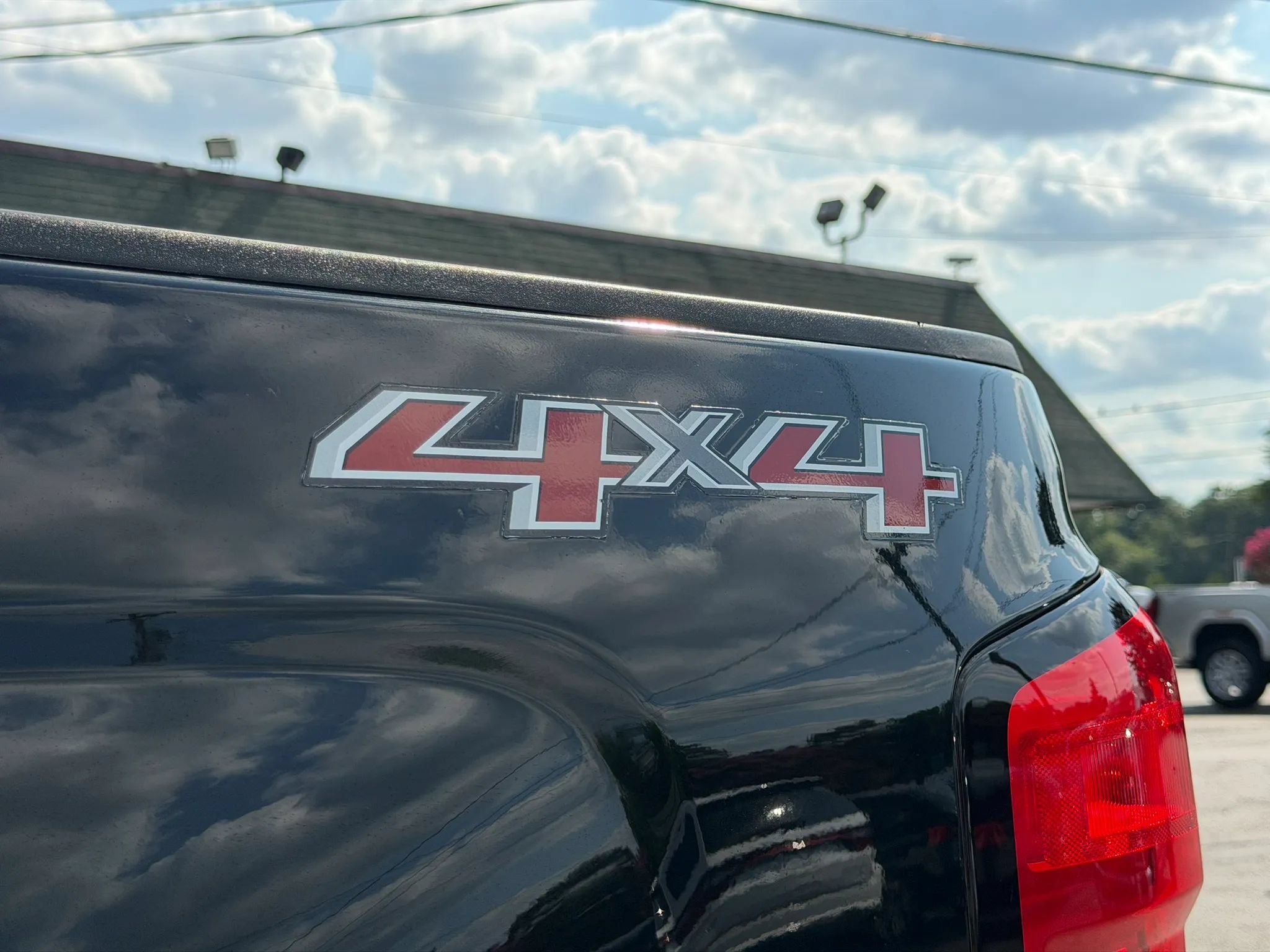 Used 2015 Chevrolet Silverado 2500 High Country w/ Duramax Plus Package AWD/4WD image 13