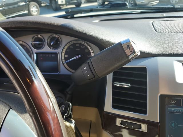 Used 2012 Cadillac Escalade Premium image 15