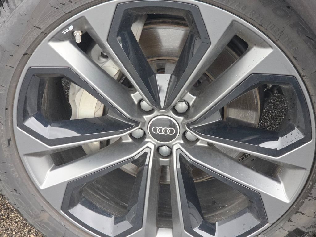 Used 2025 Audi Q7 3.0T Premium Plus AWD/4WD image 28