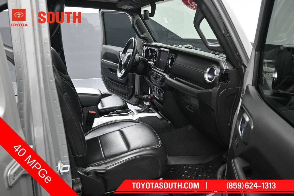 Used 2023 Jeep Wrangler Unlimited Sahara w/ Cold Weather Group AWD/4WD image 30