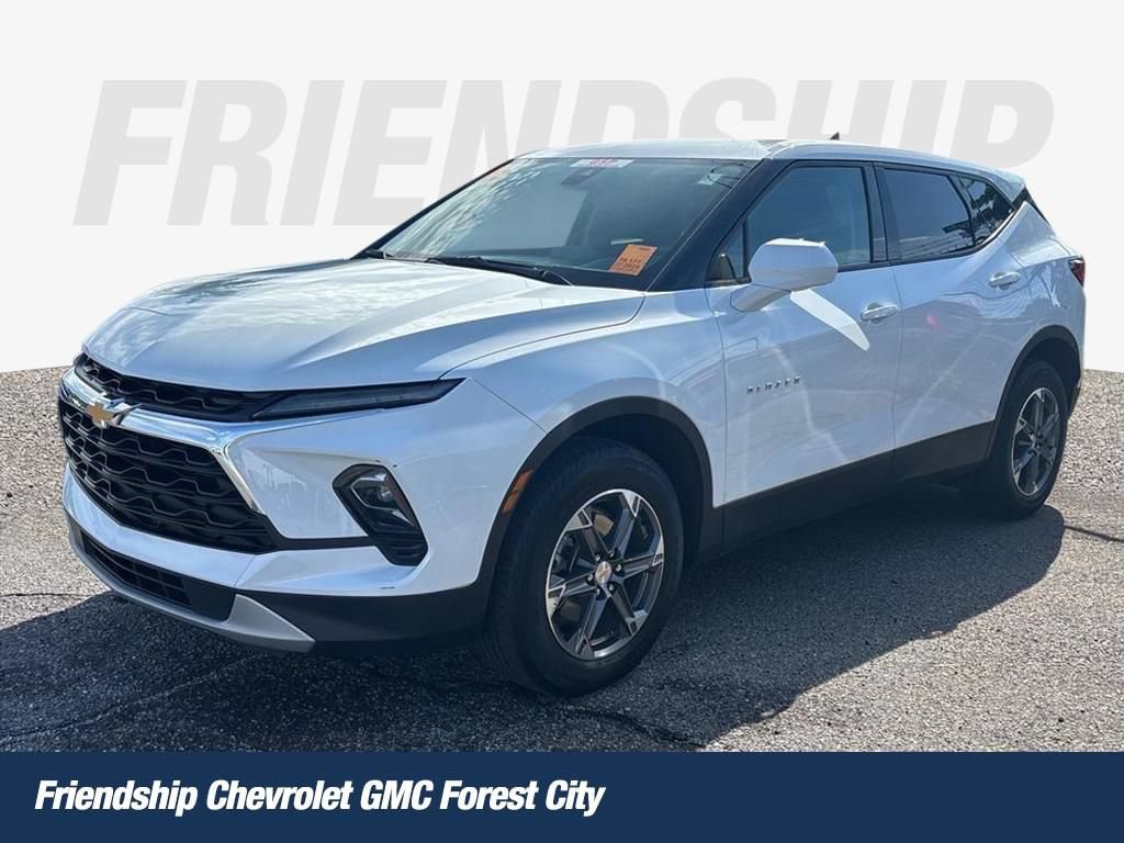 Used 2025 Chevrolet Blazer LT AWD/4WD image 1