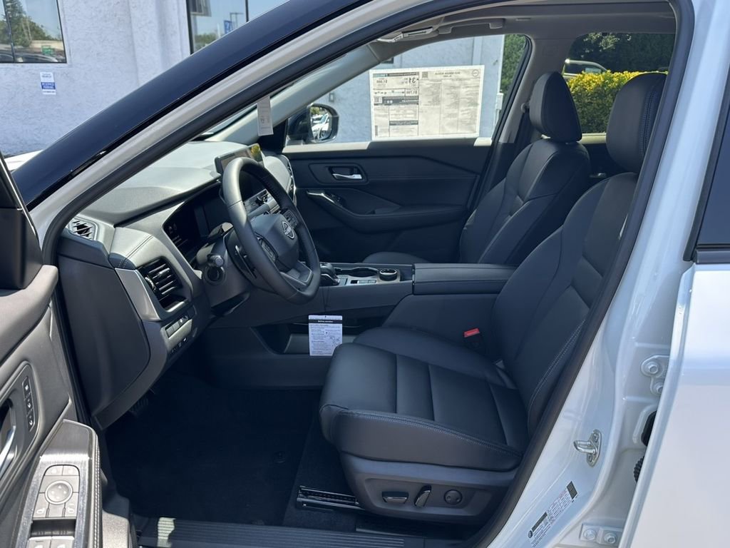 New 2025 Nissan Rogue SL w/ Tech Package image 14