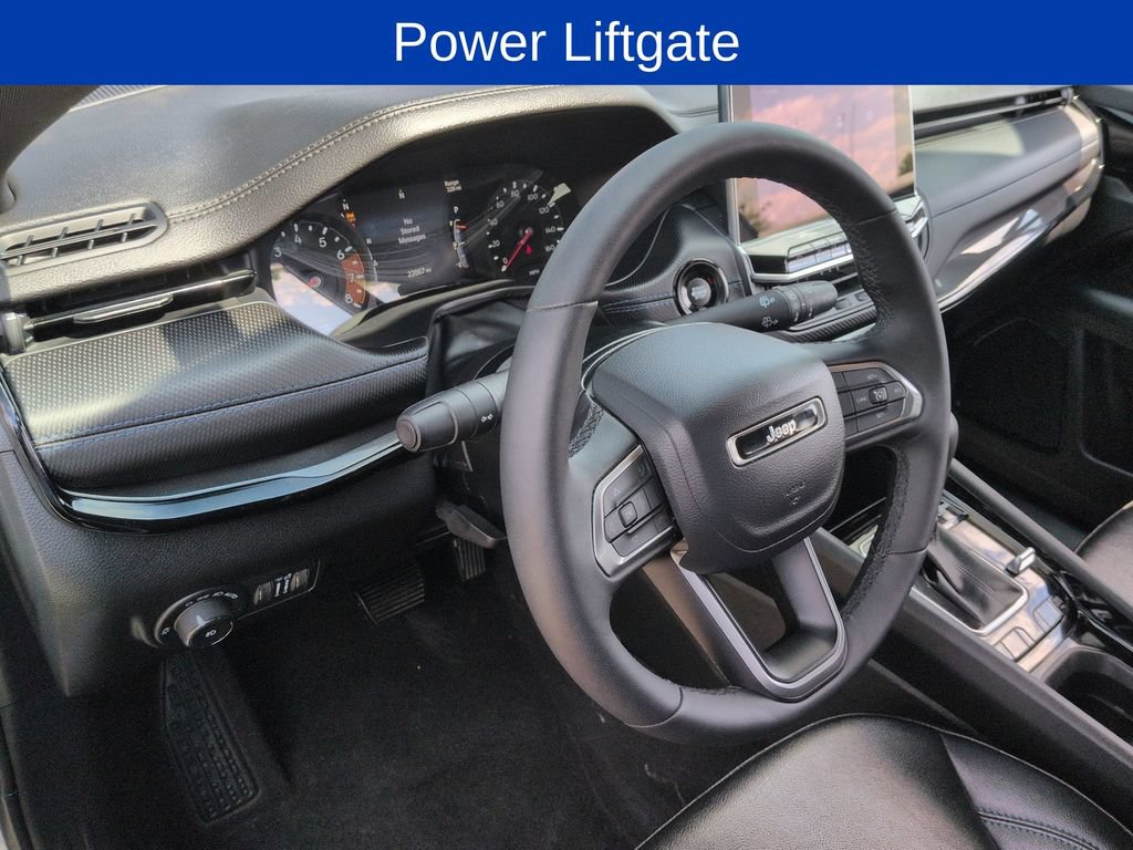 Used 2025 Jeep Compass Latitude w/ Convenience Group AWD/4WD image 12