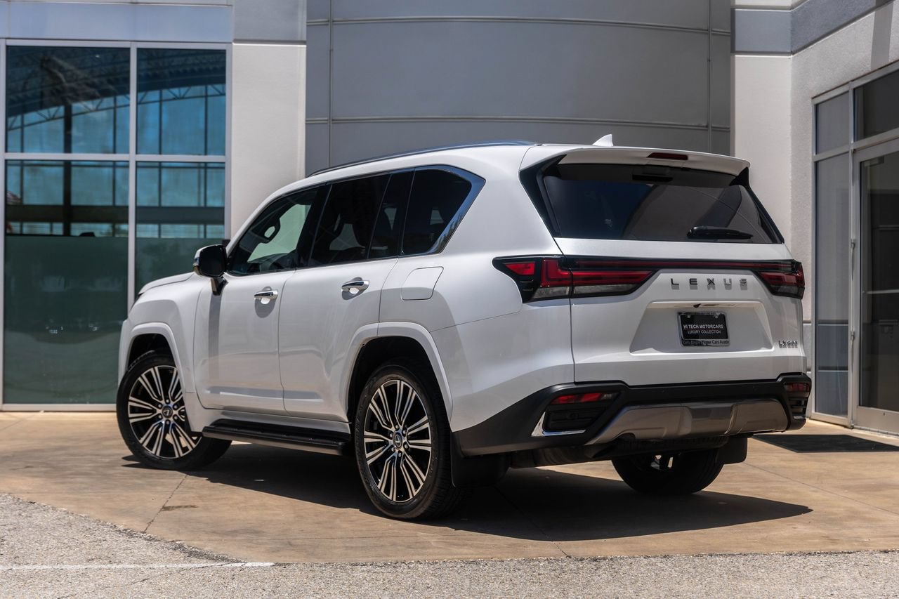 Used 2024 Lexus LX 600 4WD w/ Luxury Package image 10
