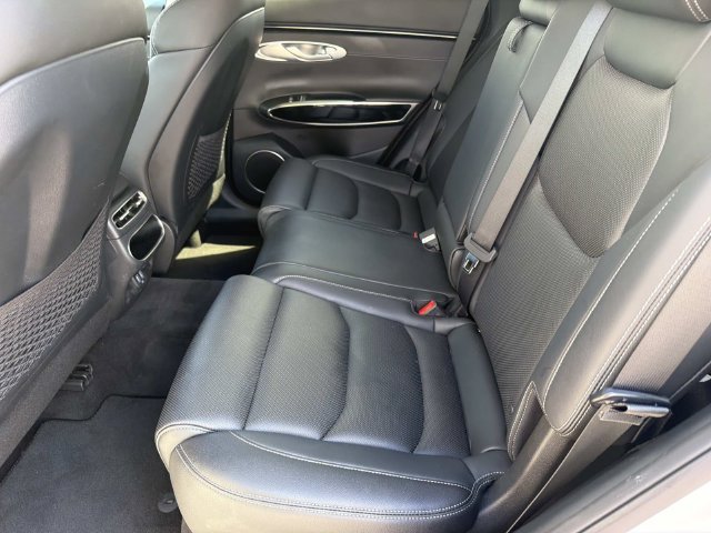Used 2025 Genesis GV70 2.5T AWD/4WD image 16