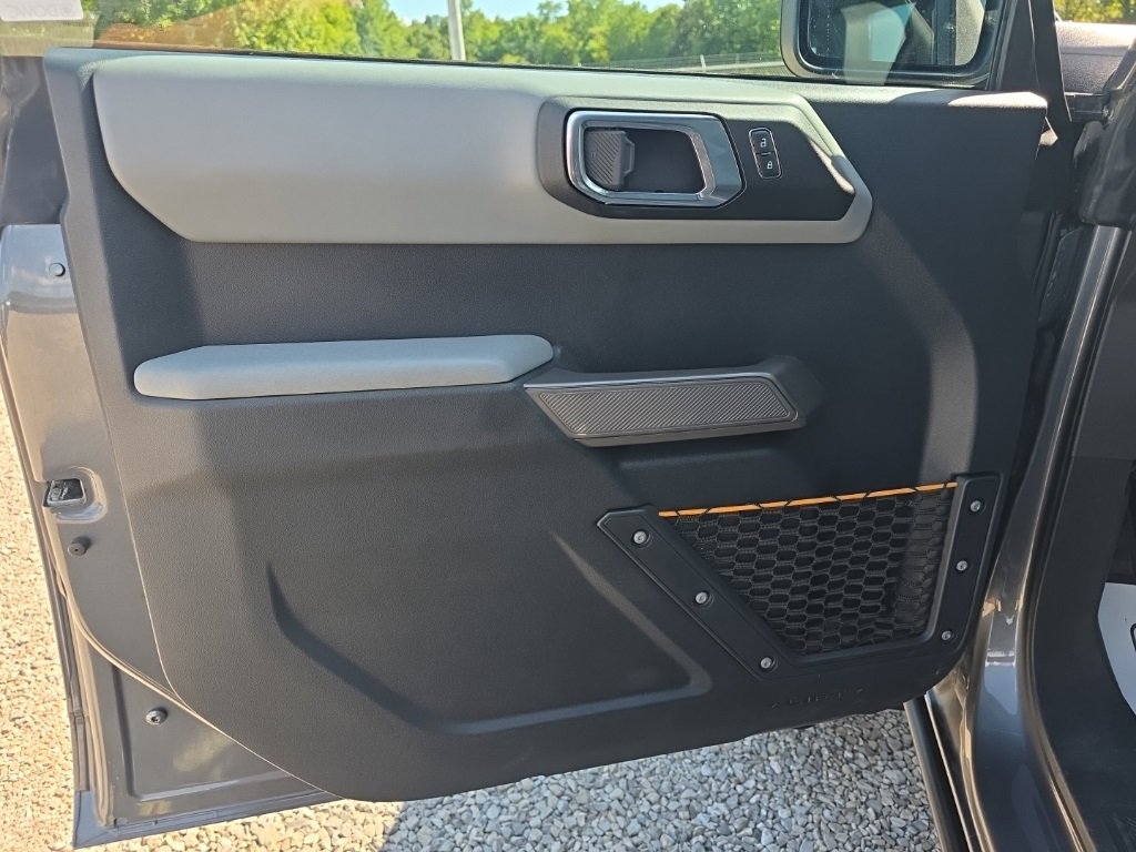 Used 2022 Ford Bronco Badlands image 11