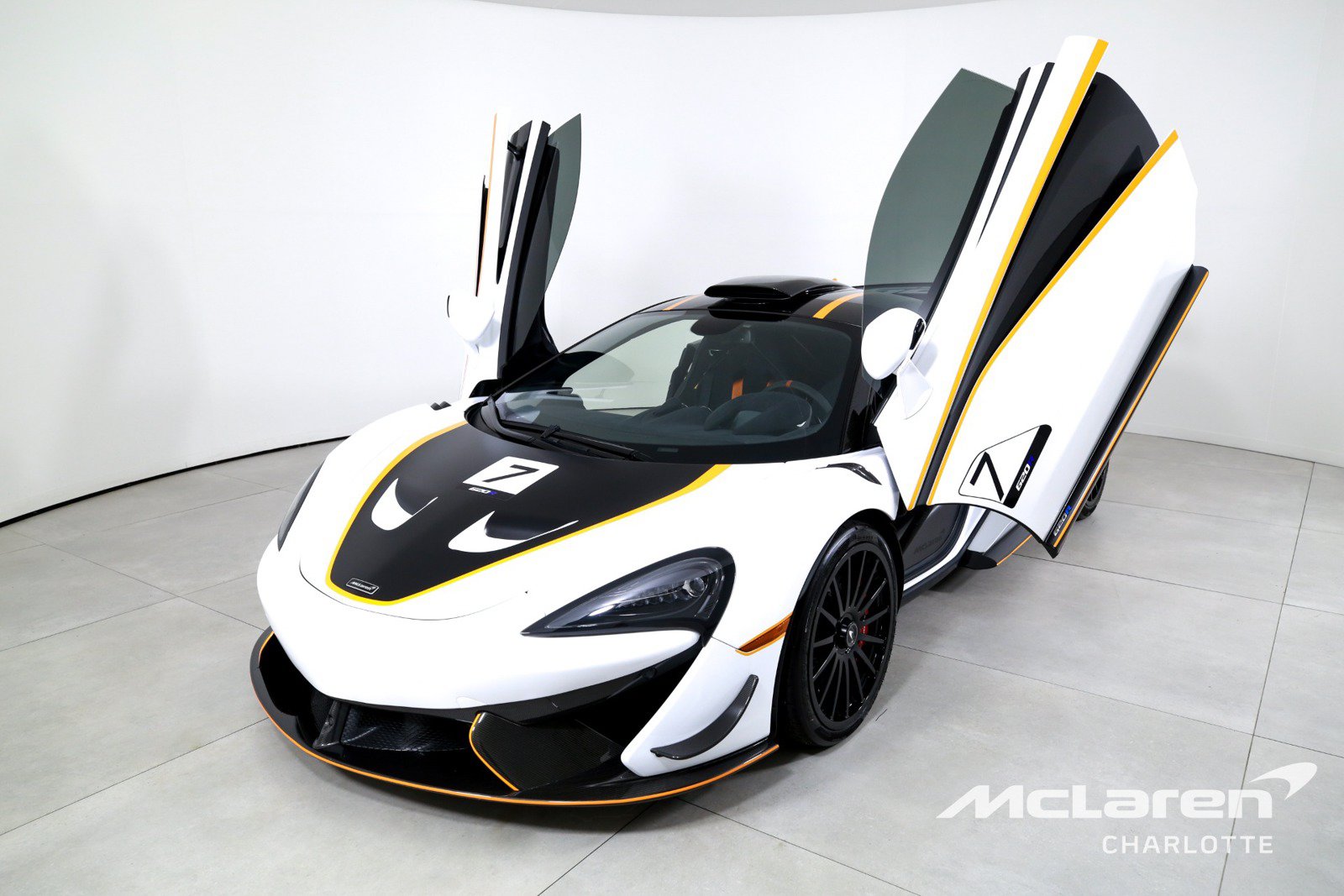 Used 2020 McLaren 620R RWD image 5
