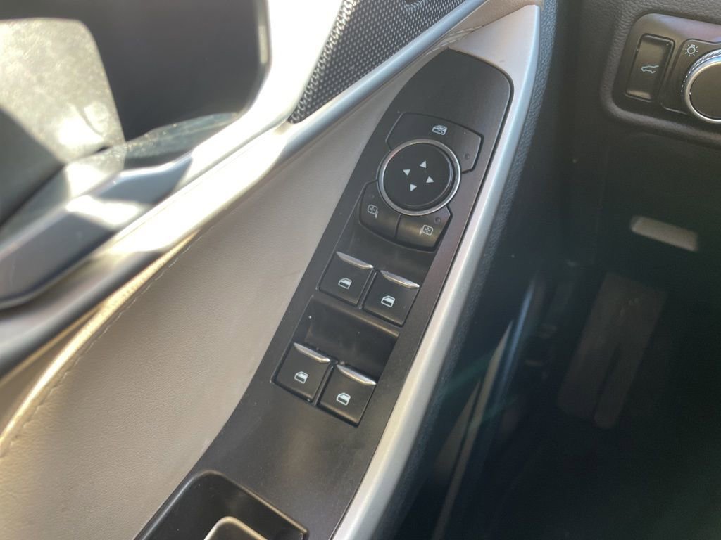 Used 2023 Ford Explorer XLT image 24