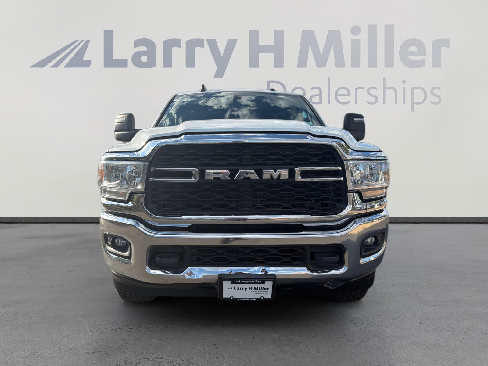 Used 2023 RAM 2500 Tradesman w/ Chrome Appearance Group AWD/4WD image 8